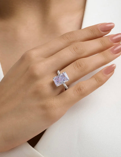 Anillo de Plata 925 con Piedra Lila y Pavé de Circonitas