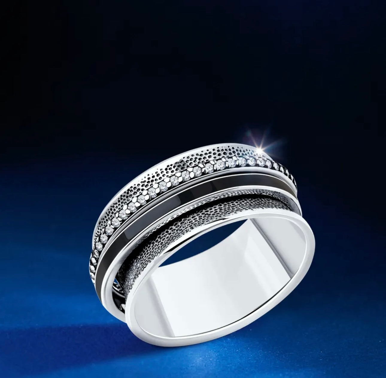 Anillo Ancho de Plata 925 con Esmalte Negro y Diamantes