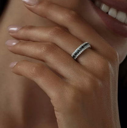 Anillo de Plata 925 con Diamantes Negros y Blancos