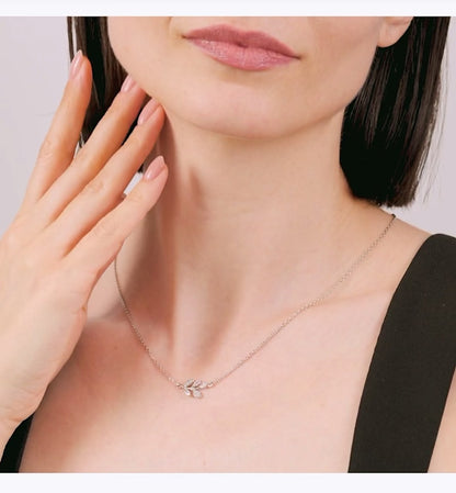 Collar Minimalista Cadena Fina Dorada Plata 925